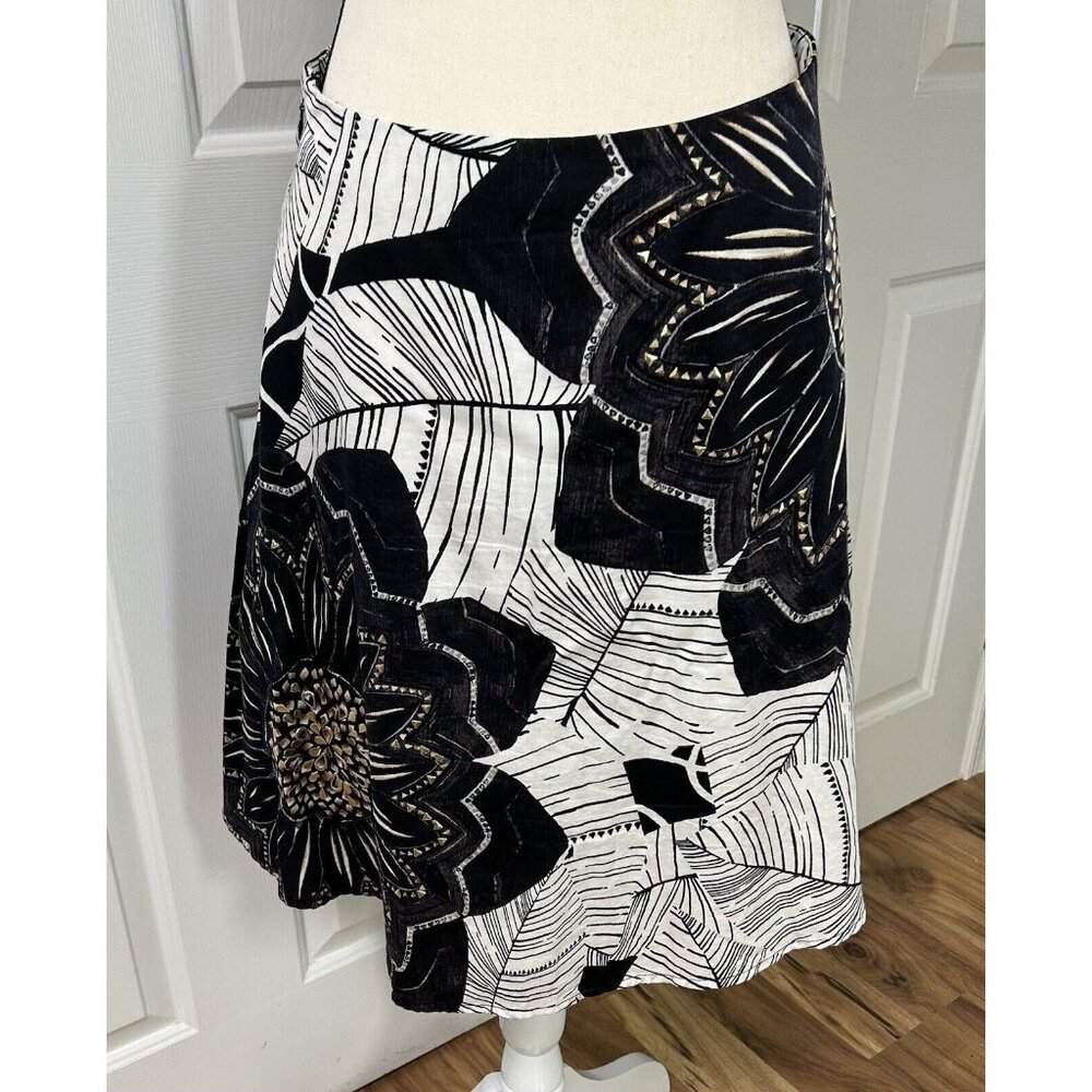 WHITE HOUSE BLACK MARKET Women's Black Floral Skirt Size 4 Waist 30” Excellent